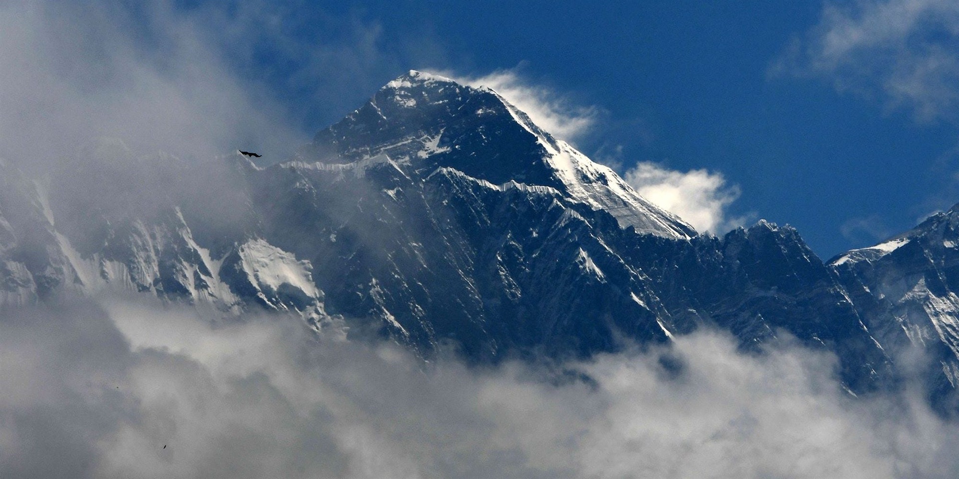 News24.com | Everest's highest glacier rapidly losing ice - study