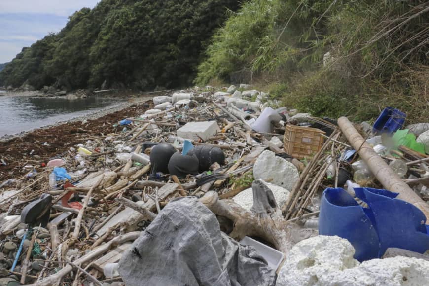 Japan Environment Ministry to back firms taking measures against plastic waste