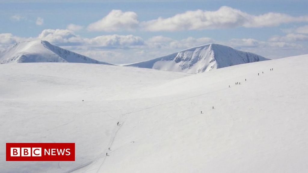 Why is there less snow on Scotland's mountains this year?