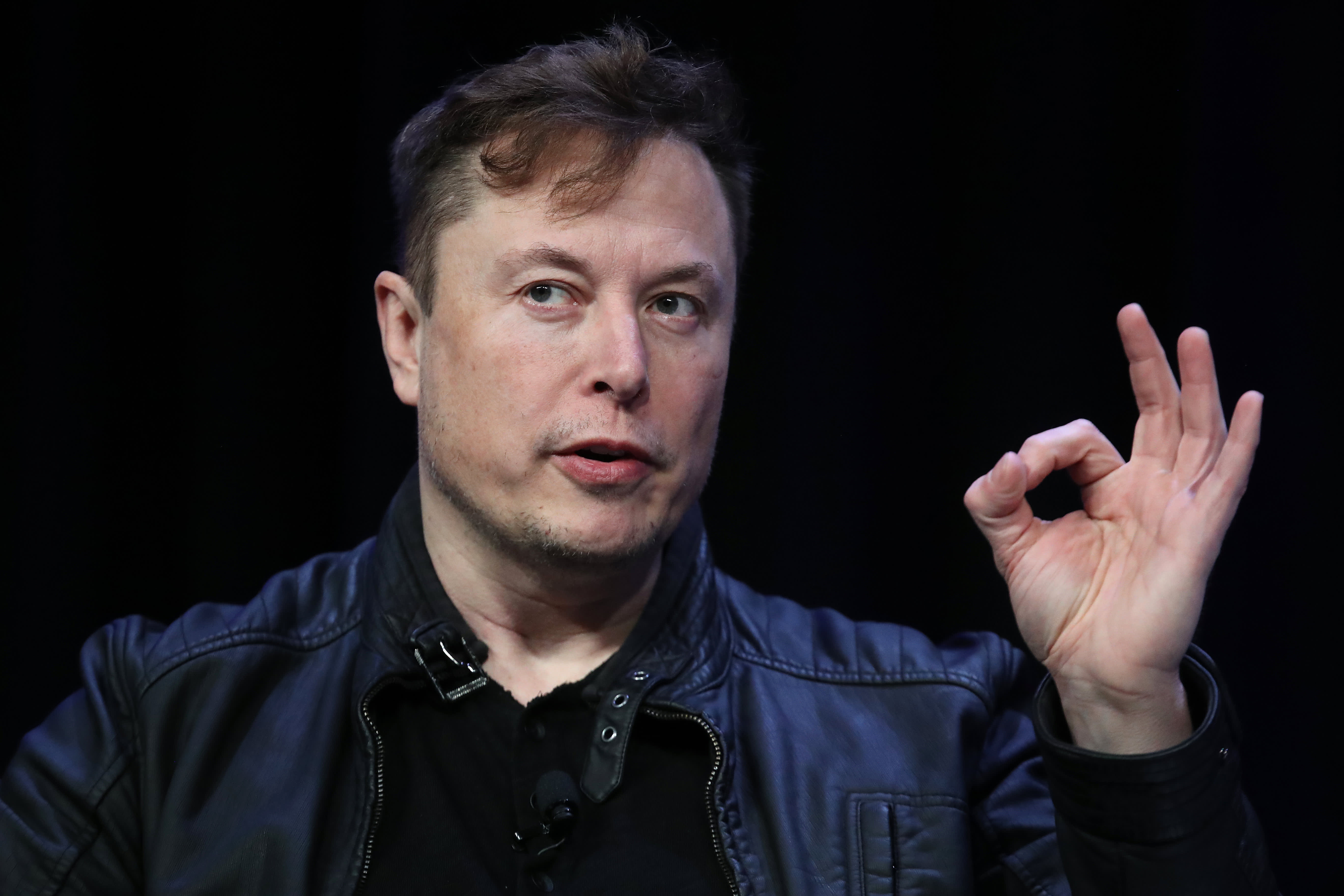 Elon Musk: 'My top recommendation' for reducing greenhouse gas emissions is a carbon tax