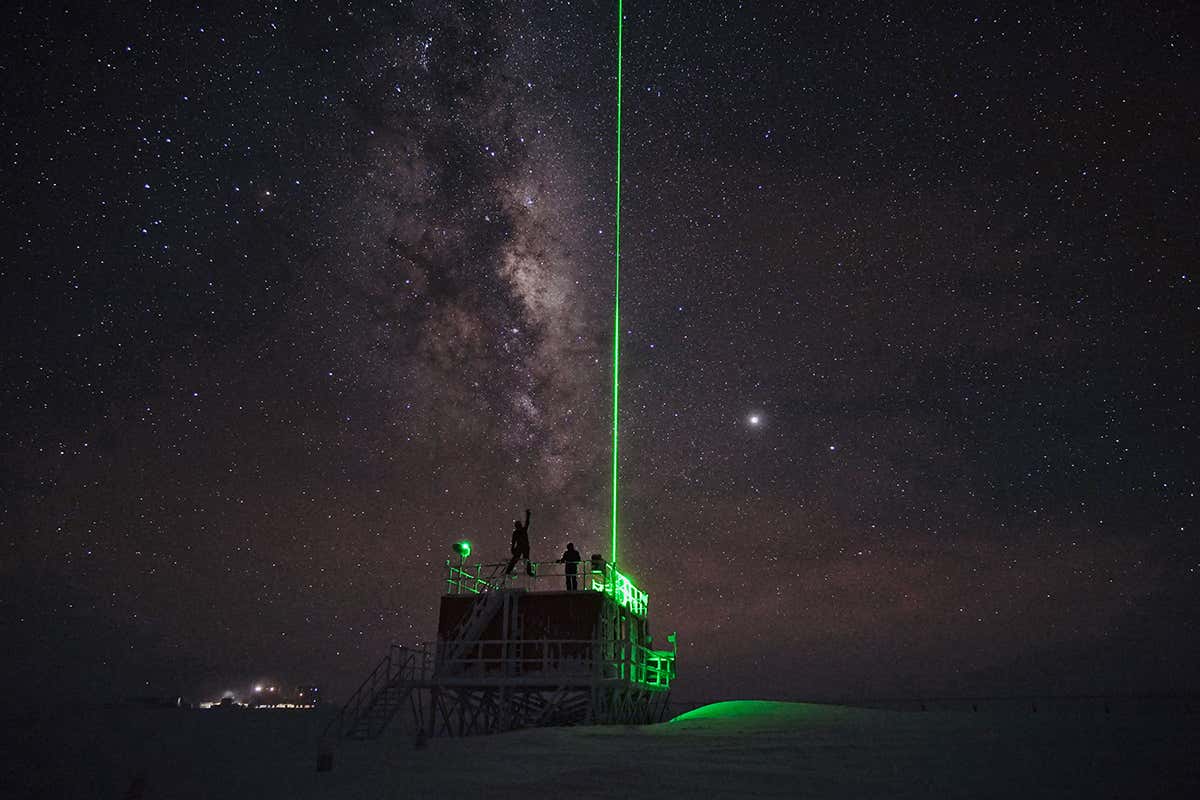 ESA's dazzling laser hunts for atmospheric pollution in the Antarctic