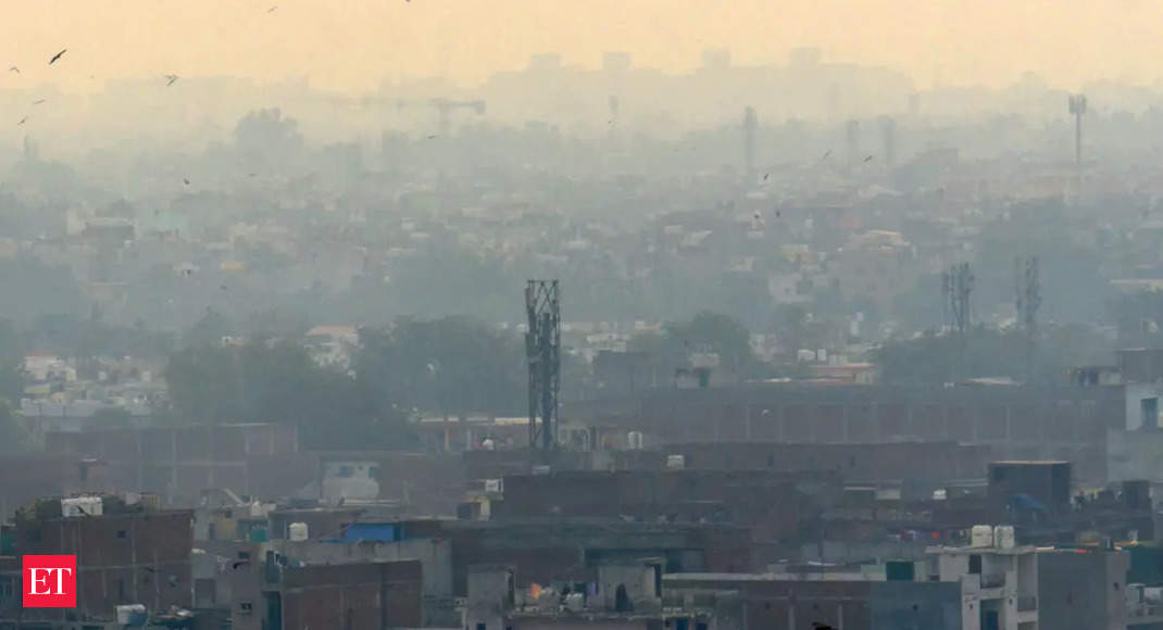 Delhi air quality deteriorates, slips to 'severe' category