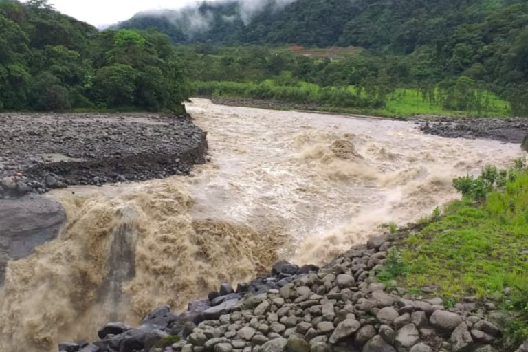 Massive erosion likely due to hydropower dam causes oil spill on Ecuador’s Coca River
