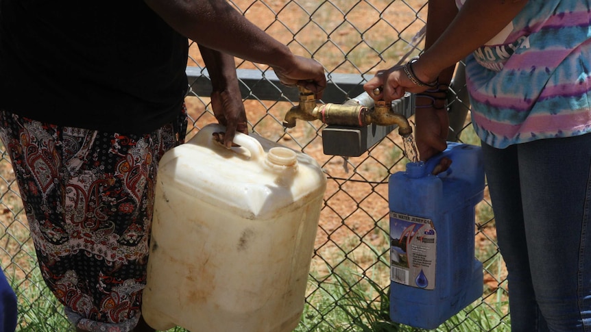 Water supply drops to 'lowest ever' in this remote NT community