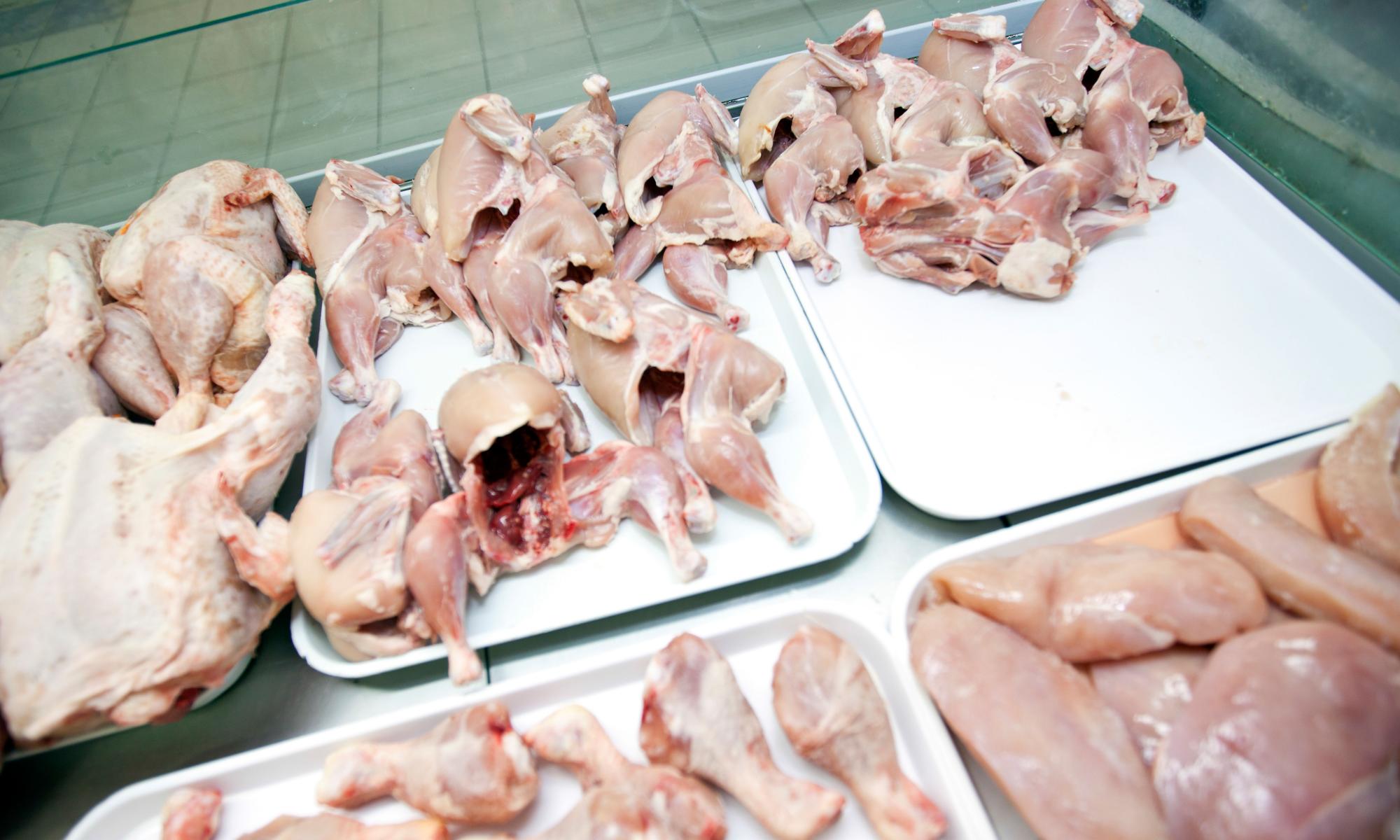 Farmers pile pressure on UK government over chlorinated chicken