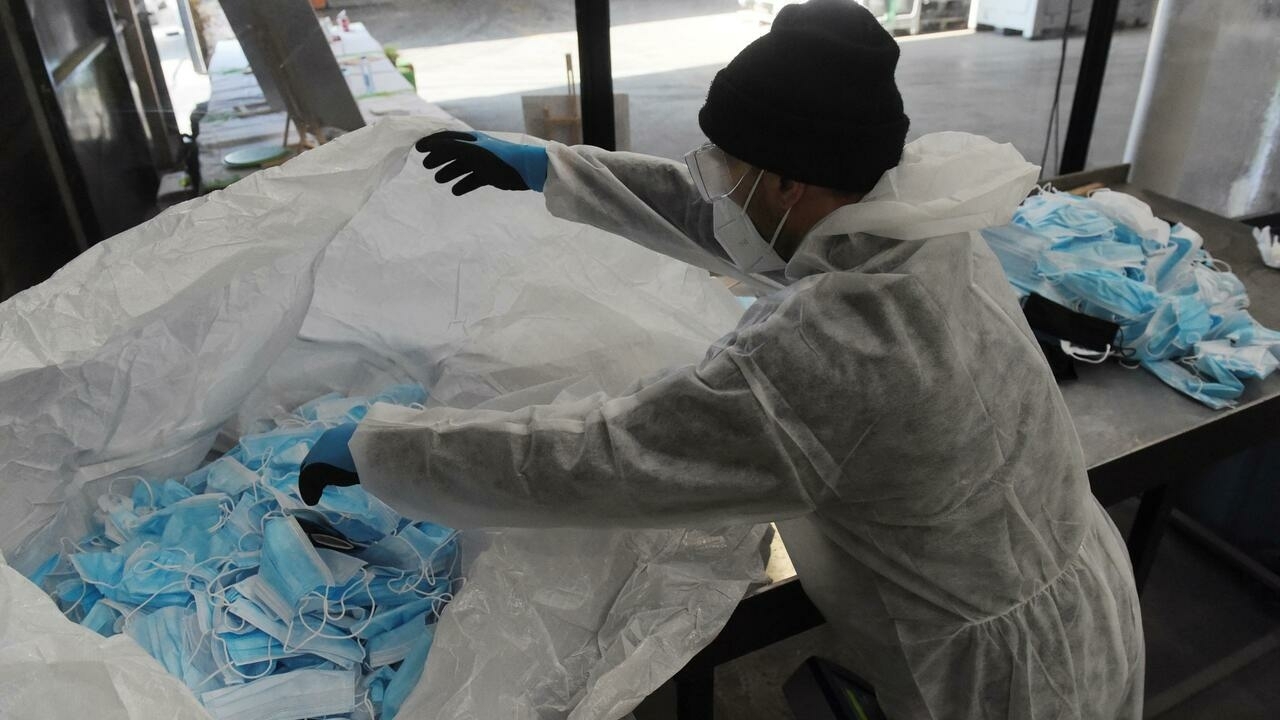 Pandemic mask mountain sets new recycling challenge