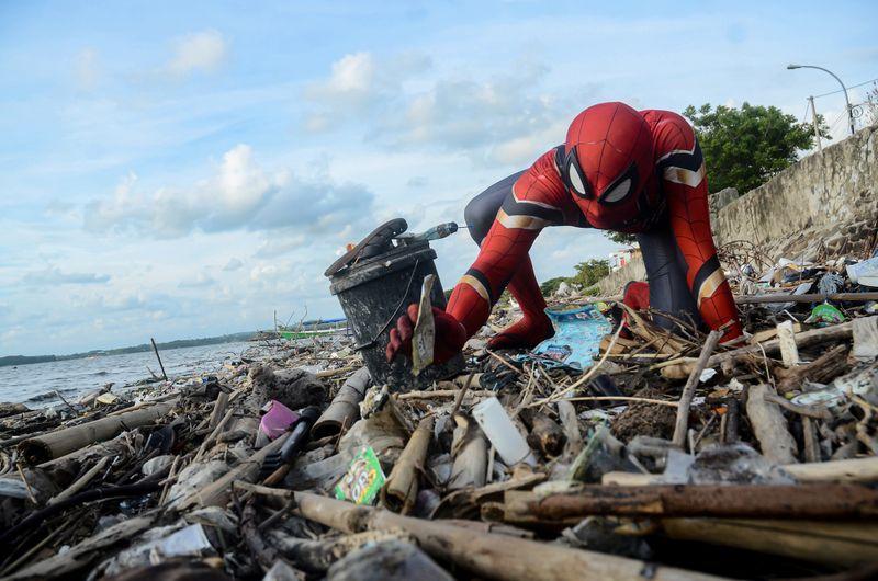 Have no fear, Indonesia's Spider-Man will clean up your trash