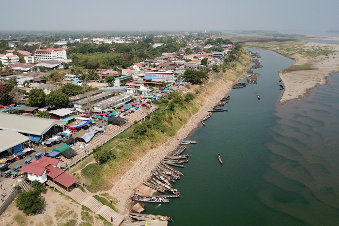 Dried-up Mekong forces boats to reroute