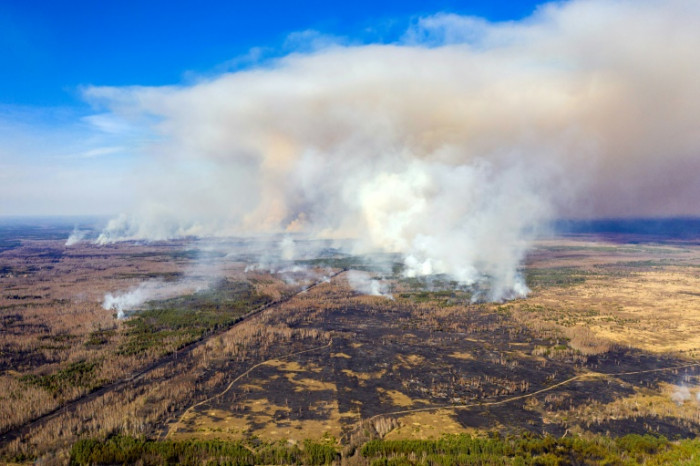 Kiev says huge forest fire 'no threat' to Chernobyl nuclear zone