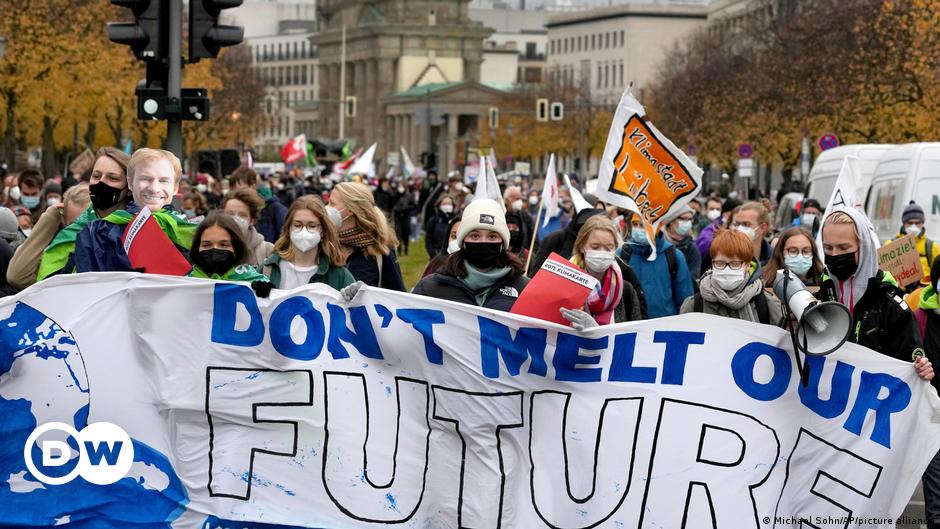 Climate activists rally to pressure German post-Merkel government
