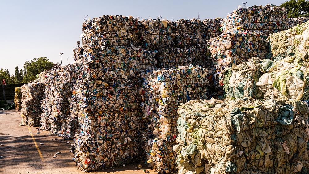 EU bans plastic waste from being shipped to developing countries