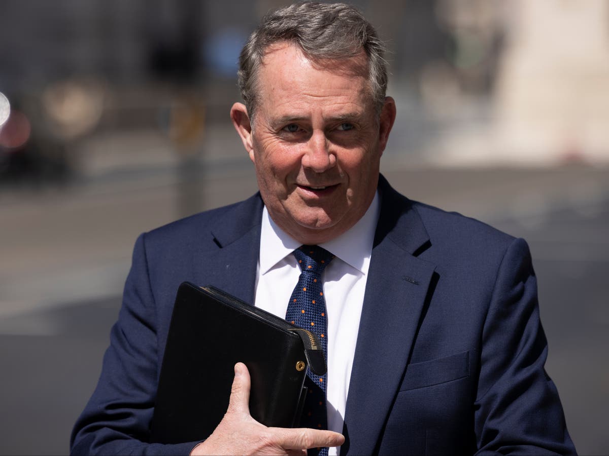 Climate crisis: UK ‘carbon border tax’ could reduce emissions and protect business, says former trade secretary Liam Fox