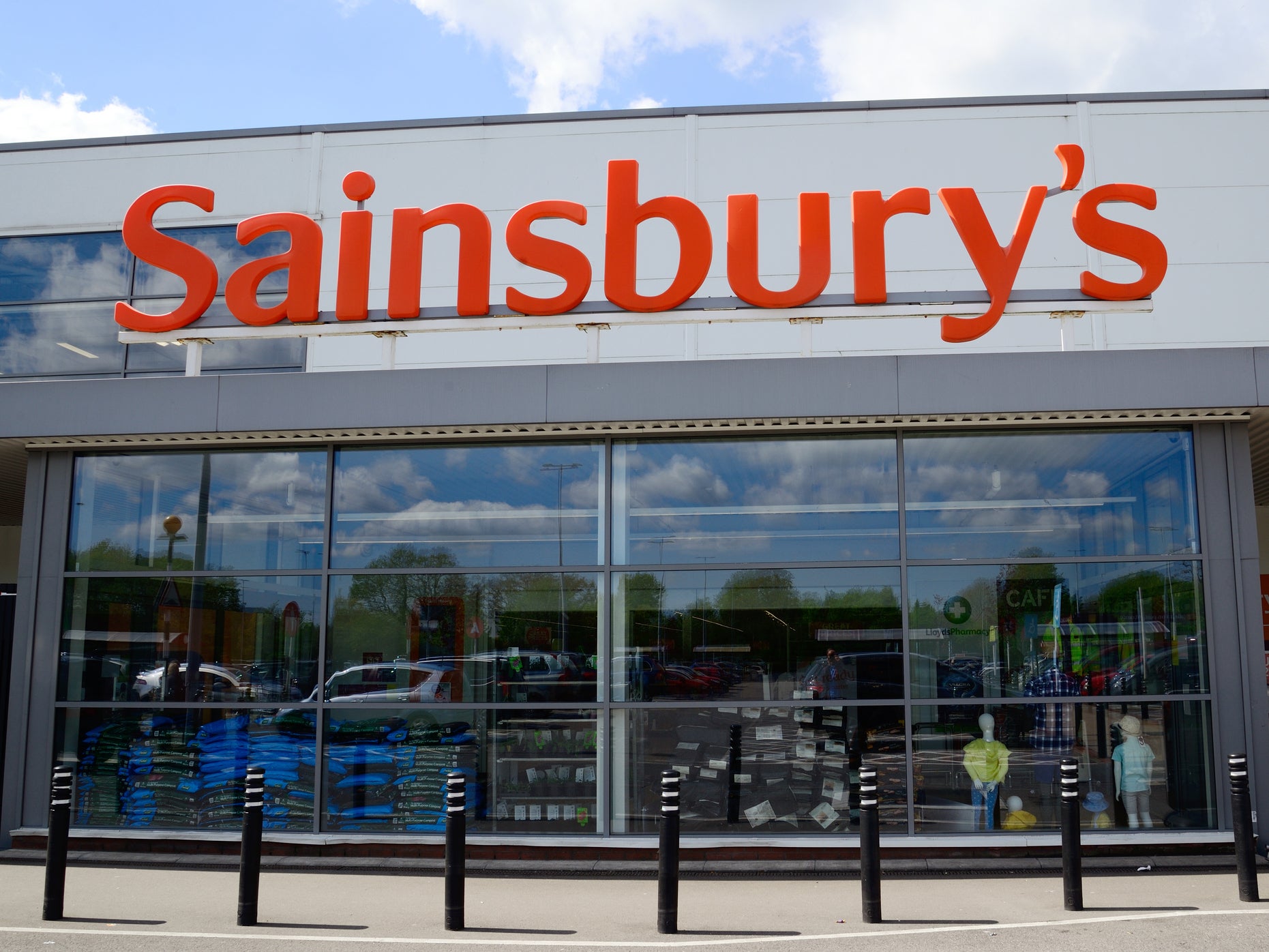 Sainsbury's pledges £1bn to achieve net zero emissions by 2040