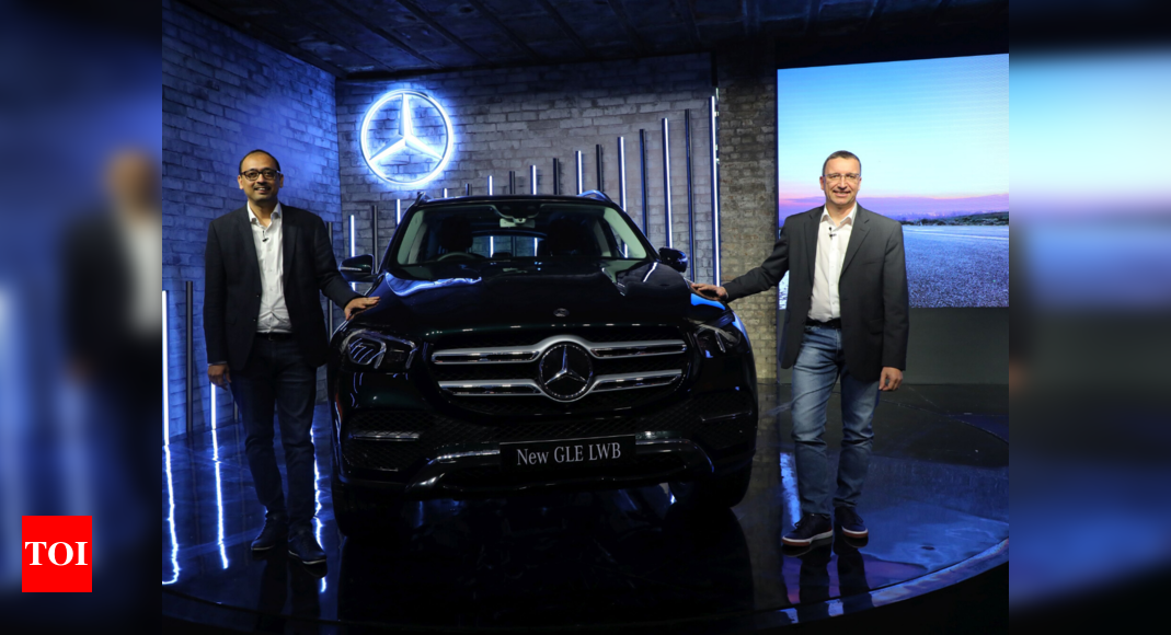 Good times ahead for luxe carmakers? Merc shows way