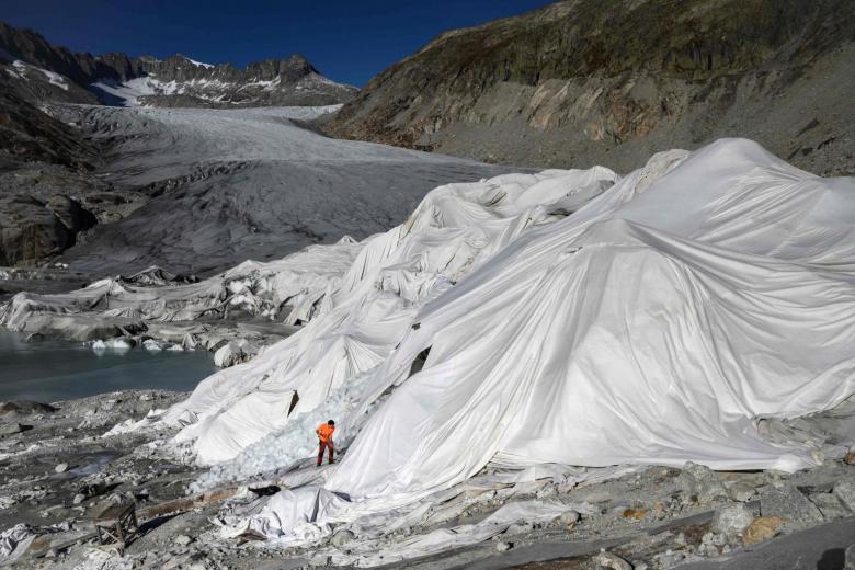 Glacier lakes accelerate disappearance of permanent ice: Study