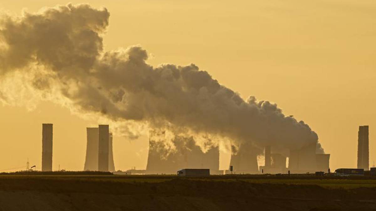 German companies urge next government to step up on climate change