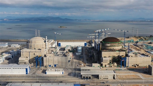 中国自主三代核电：华龙一号全球首堆开始装料