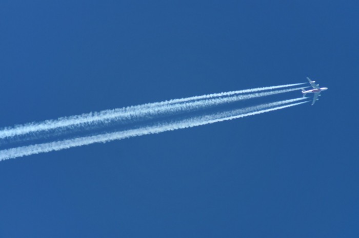 简单的飞行尾迹调整或能帮助缓解气候变化问题