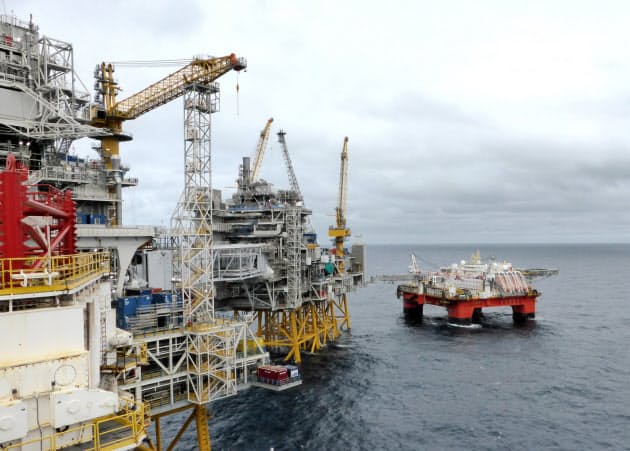 産油国ノルウェー、政府系ファンドが「石油外し」 （写真=ロイター） :日本経済新聞