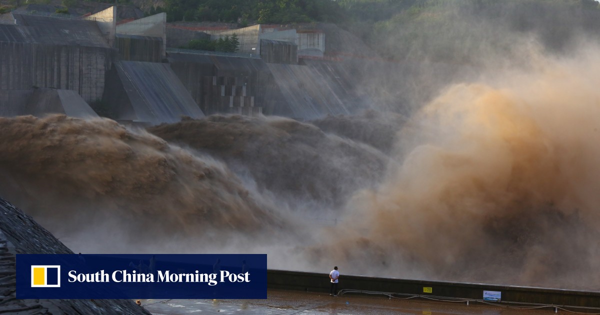 Global warming and illegal land reclamation add to severe floods in China