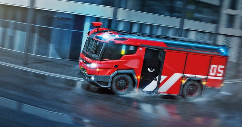 全球首款電動消防車 Rosenbauer RT 在美啟動實測，用到沒電也不怕（影片）