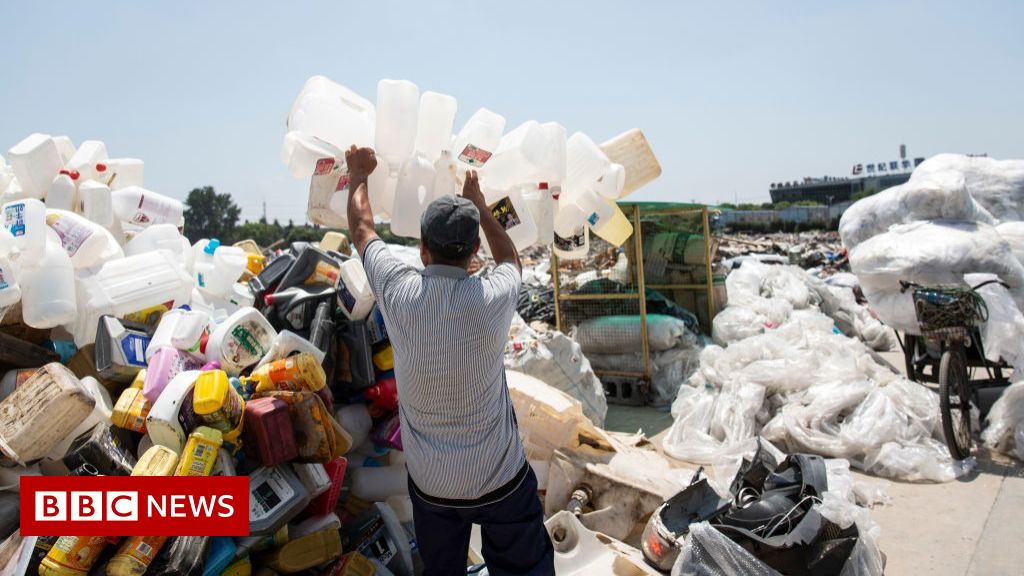 China gets tough on firms over single-use plastics