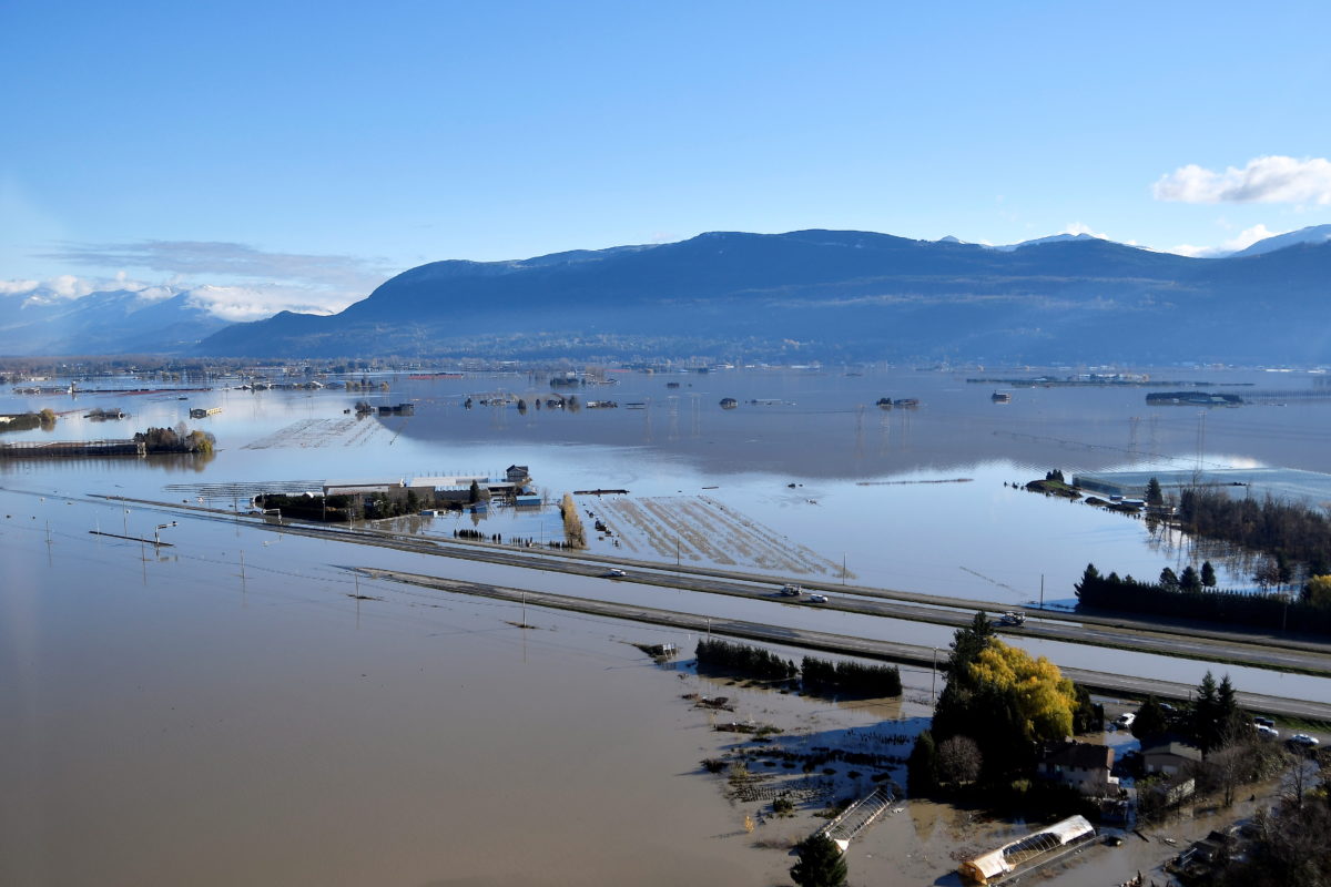 野火燒不盡洪水又來襲，極端氣候讓加拿大供應鏈面臨嚴酷挑戰