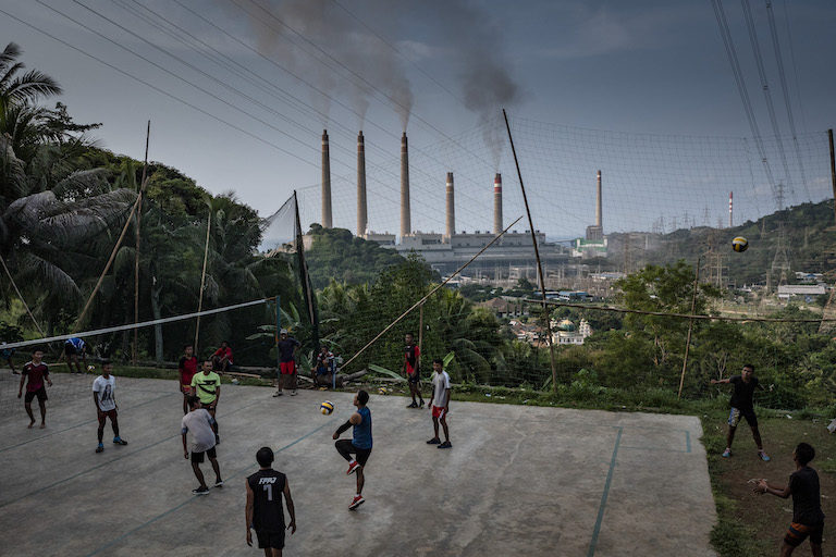 Early retirement for Indonesian coal plants could cut CO2, boost jobs, analysis says
