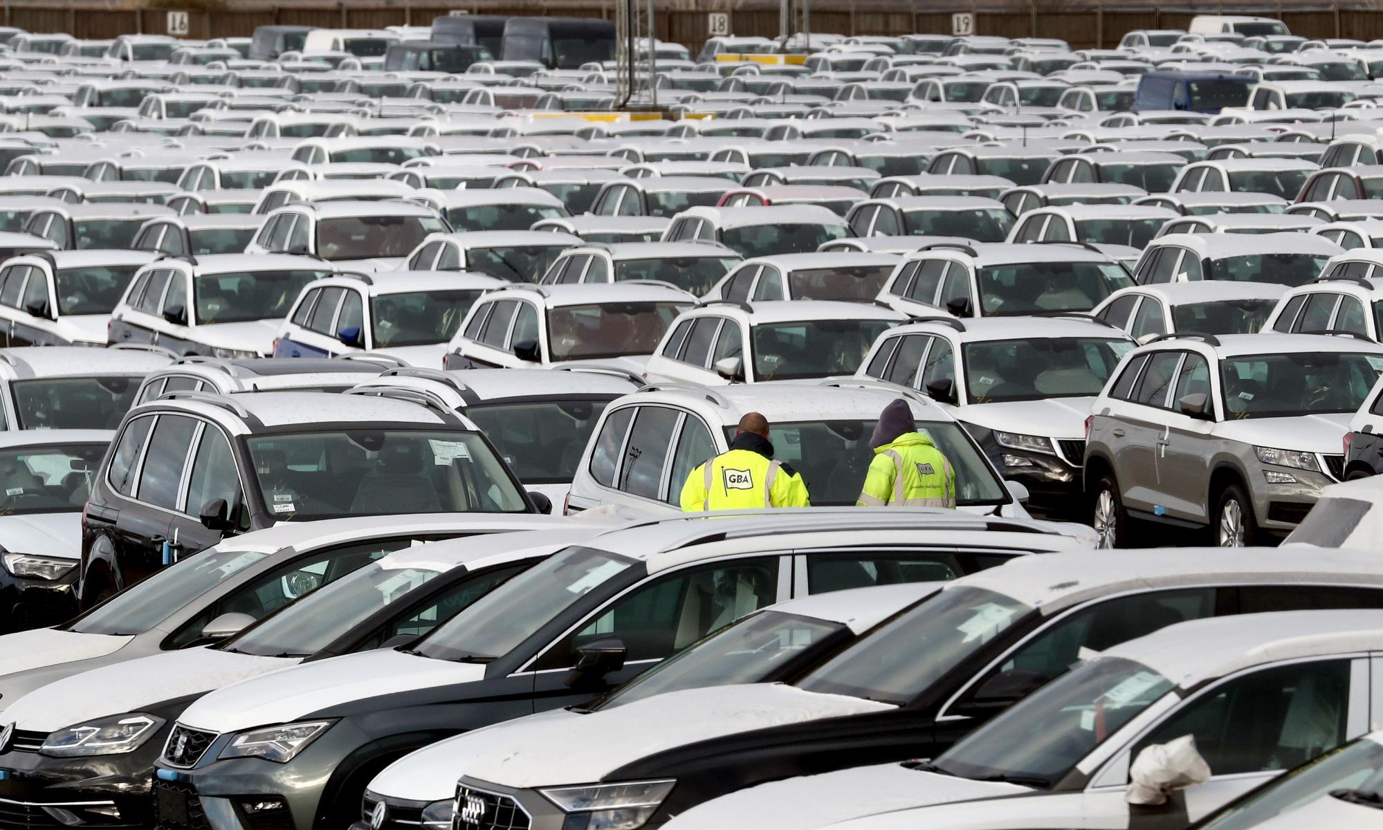 Polluting vehicles could be pulled from UK sale, say carmakers