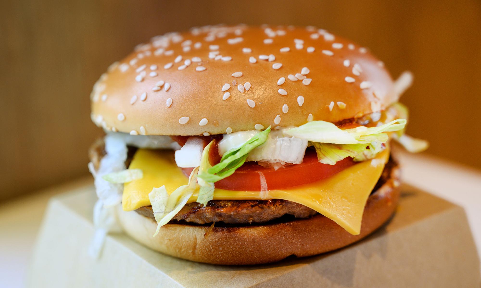 麦当劳新西兰推出“不完全素食”的麦格吉汉堡