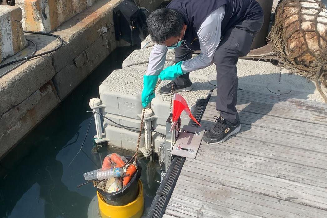 影／梧棲漁港設海洋垃圾桶 每天攔3公斤塑膠海廢