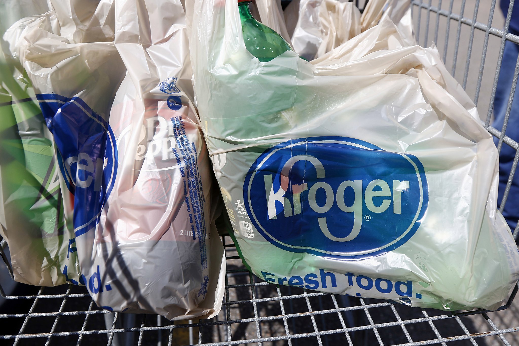 After pandemic delay, Washington's plastic bag ban to go into effect on Oct. 1