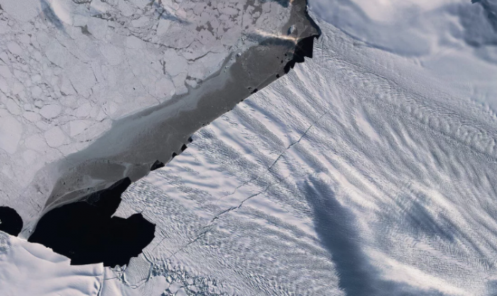科学家：全球变暖或致南极冰川发生"不可逆"的融化