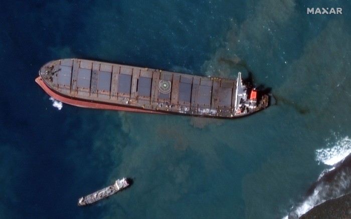 毛里求斯欲凿沉搁浅日本货轮 以避免干扰航路