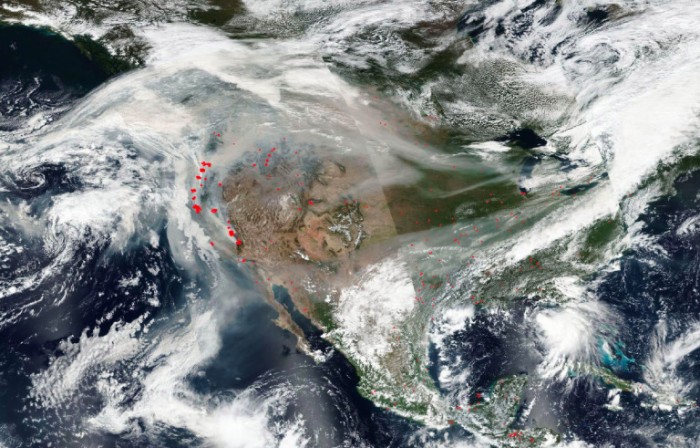 美国加州野火产生的大量烟雾已经影响全美的空气质量
