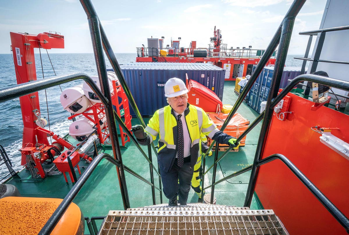 Boris Johnson signals he will not block North Sea oilfield despite warnings over carbon emissions