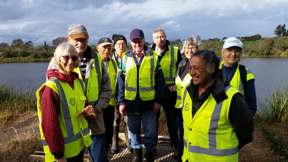 Te Awamutu Rotary Club collaborate with National Wetland Trust at Rotopiko